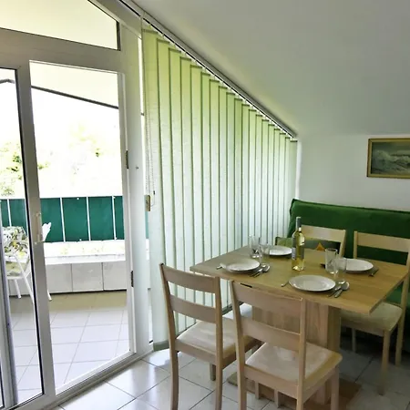 Prime Location Nicely Equipped Appartement Zambratija (Istria)