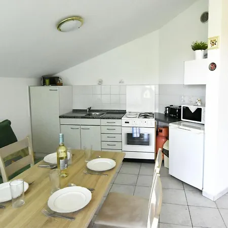 Prime Location Nicely Equipped Apartment
