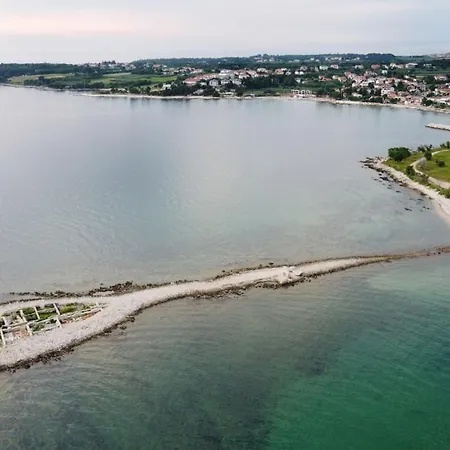 Prime Location Nicely Equipped Zambratija (Istria)